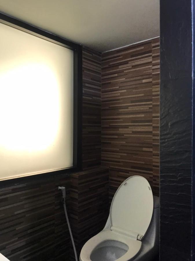 Rod Fai Fah Apartment Bangkok Ngoại thất bức ảnh