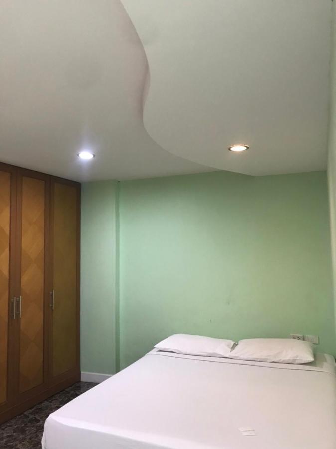 Rod Fai Fah Apartment Bangkok Ngoại thất bức ảnh
